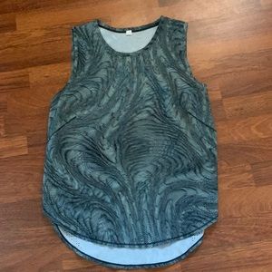 Lululemon running tank - excellent condition / marble swirl pattern